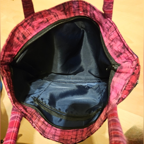 Beautiful Mexican Zippered Floral Embroidered Women's Medium Purse - Picture 4 of 9